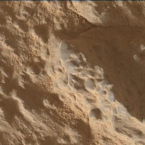 Sol 3937: Mars Hand Lens Imager (MAHLI)