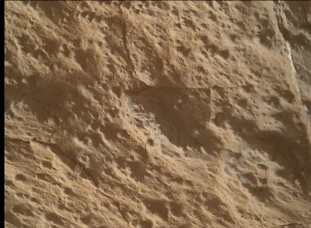 Sol 3937: Mars Hand Lens Imager (MAHLI)