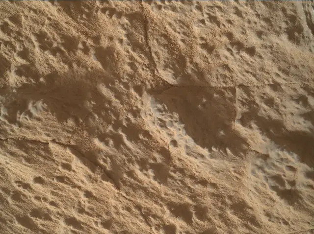 Sol 3937: Mars Hand Lens Imager (MAHLI)