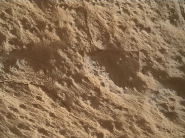 Sol 3937: Mars Hand Lens Imager (MAHLI)