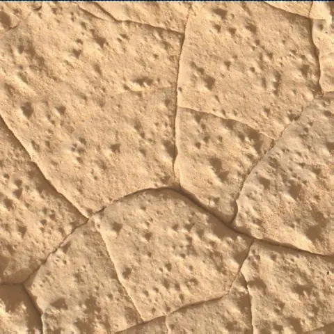 Sol 3937: Mars Hand Lens Imager (MAHLI)