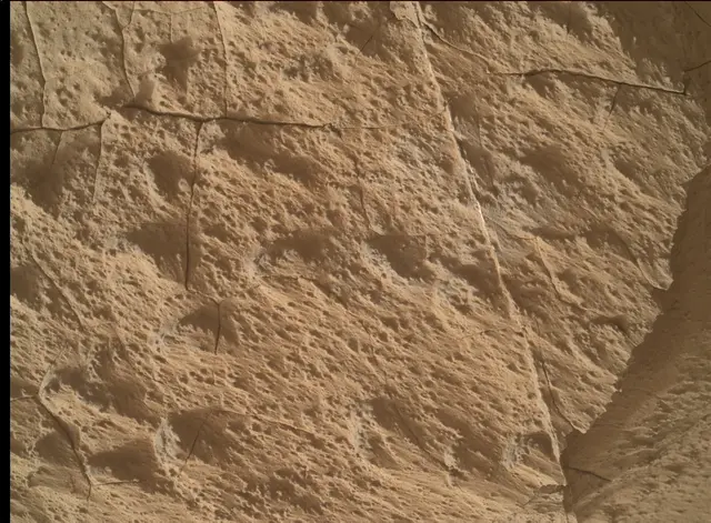 Sol 3937: Mars Hand Lens Imager (MAHLI)