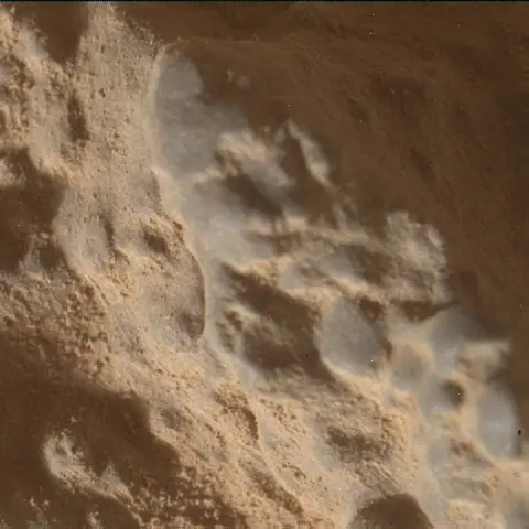 Sol 3937: Mars Hand Lens Imager (MAHLI)