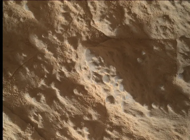 Sol 3937: Mars Hand Lens Imager (MAHLI)