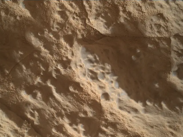 Sol 3937: Mars Hand Lens Imager (MAHLI)