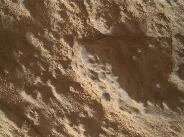 Sol 3937: Mars Hand Lens Imager (MAHLI)