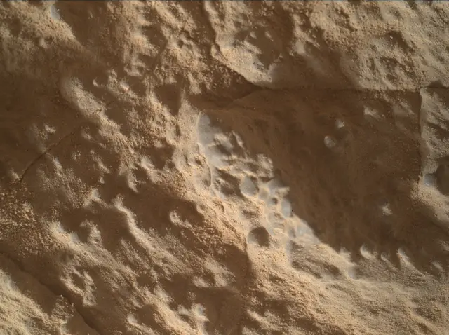 Sol 3937: Mars Hand Lens Imager (MAHLI)