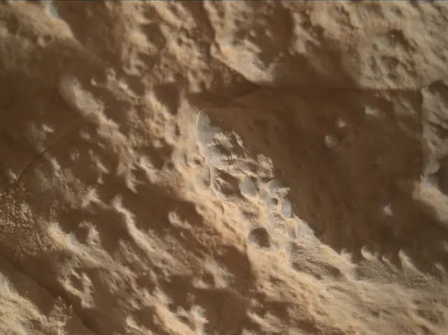 Sol 3937: Mars Hand Lens Imager (MAHLI)