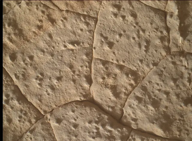 Sol 3937: Mars Hand Lens Imager (MAHLI)