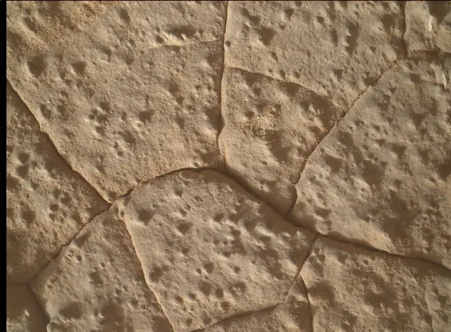 Sol 3937: Mars Hand Lens Imager (MAHLI)