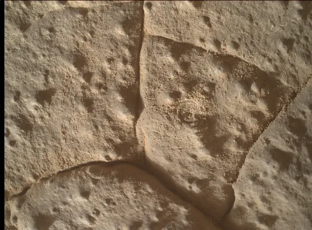 Sol 3937: Mars Hand Lens Imager (MAHLI)