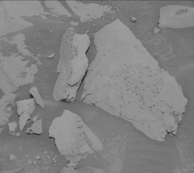 Sol 3938: Mast Camera (Mastcam)