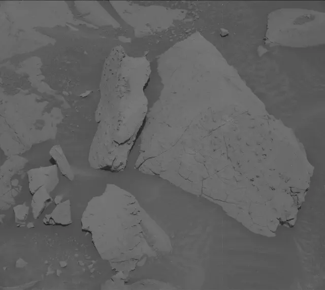 Sol 3938: Mast Camera (Mastcam)