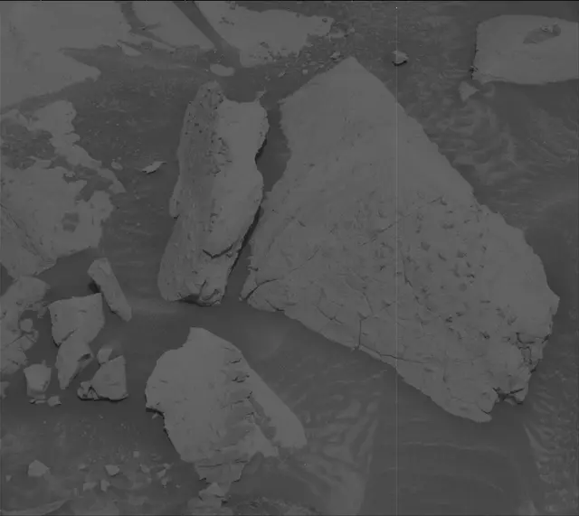 Sol 3938: Mast Camera (Mastcam)