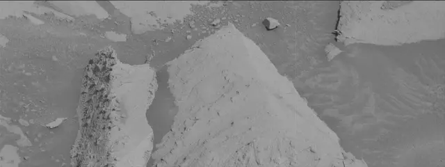 Sol 3938: Mast Camera (Mastcam)