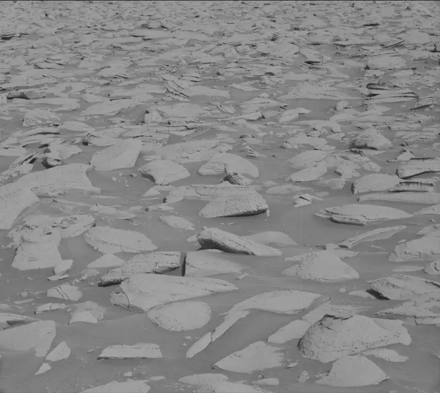 Sol 3938: Mast Camera (Mastcam)