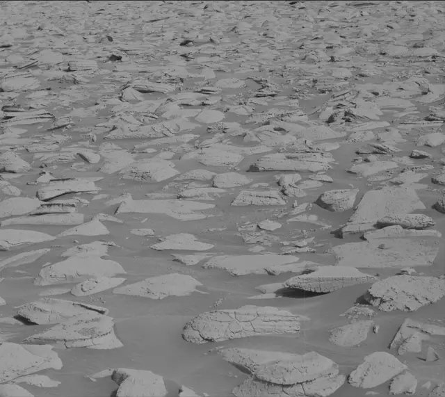 Sol 3938: Mast Camera (Mastcam)
