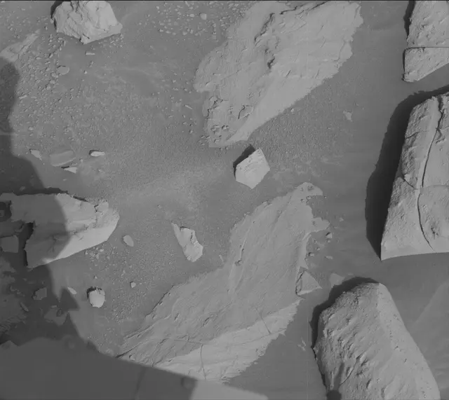 Sol 3938: Mast Camera (Mastcam)