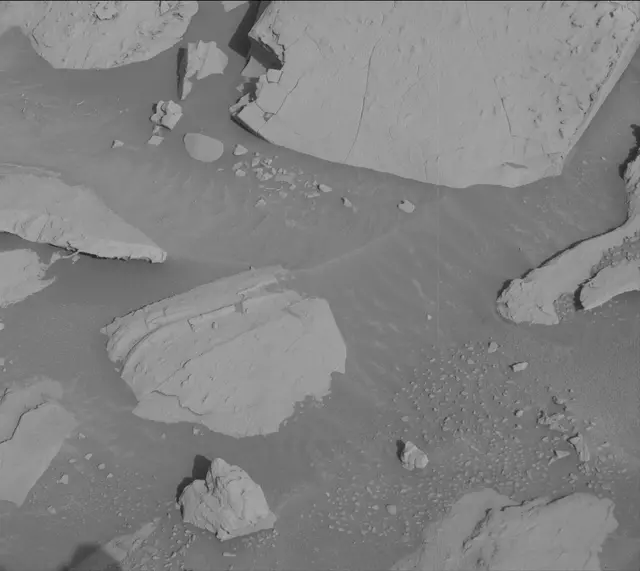 Sol 3938: Mast Camera (Mastcam)