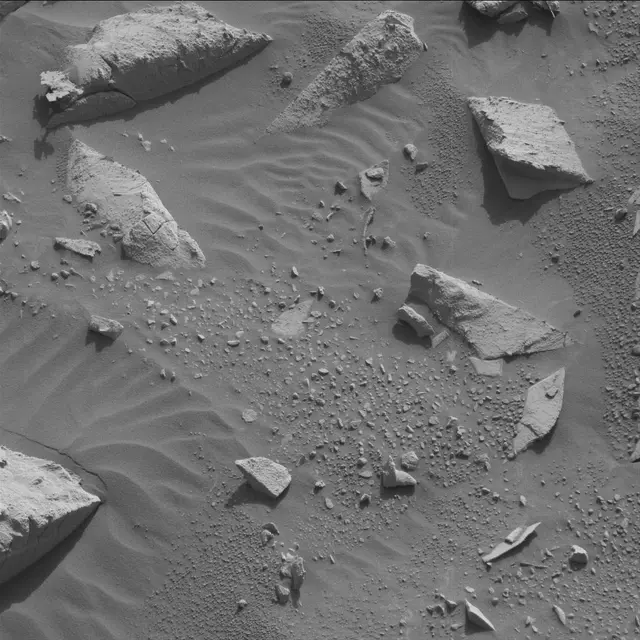 Sol 3938: Mast Camera (Mastcam)