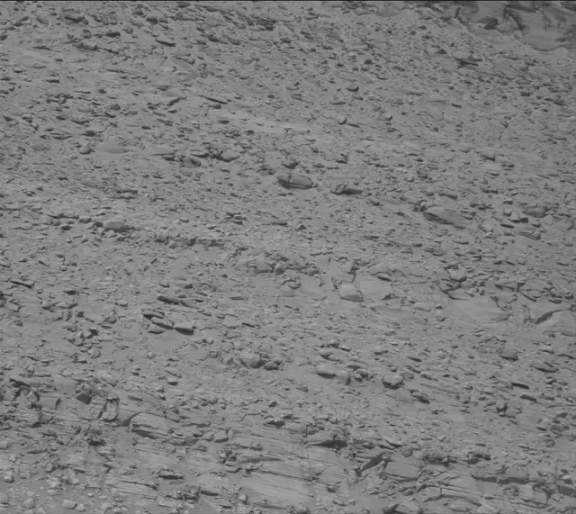 Sol 3938: Mast Camera (Mastcam)