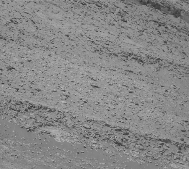 Sol 3938: Mast Camera (Mastcam)