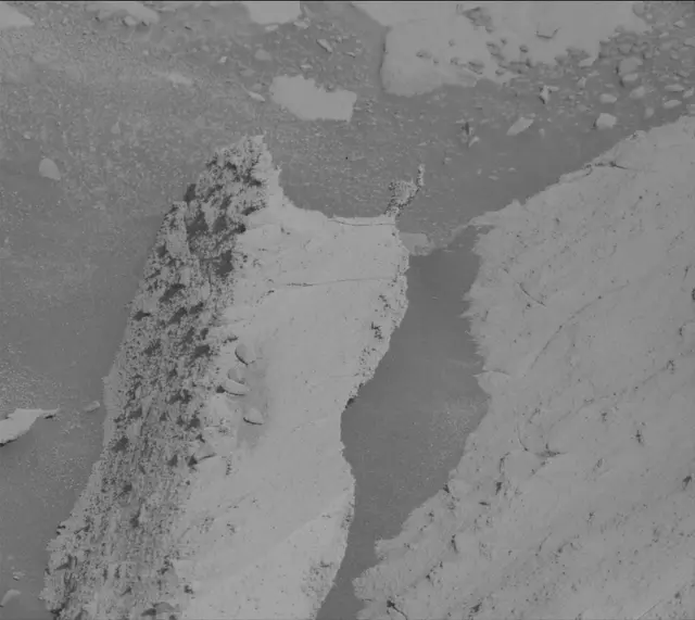 Sol 3938: Mast Camera (Mastcam)