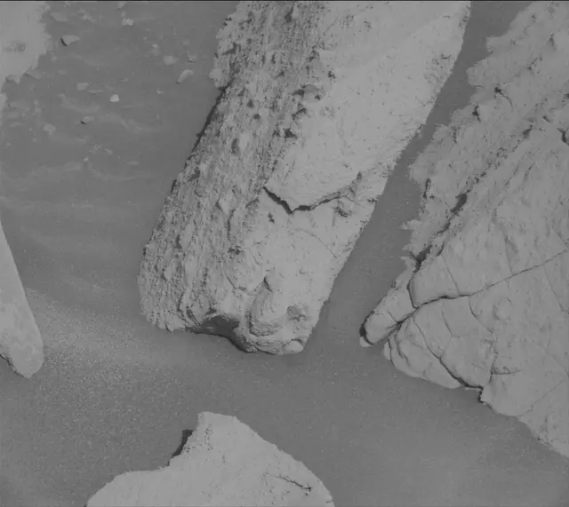 Sol 3938: Mast Camera (Mastcam)