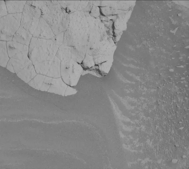 Sol 3938: Mast Camera (Mastcam)