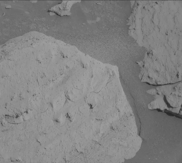 Sol 3938: Mast Camera (Mastcam)