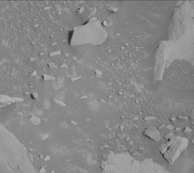 Sol 3938: Mast Camera (Mastcam)