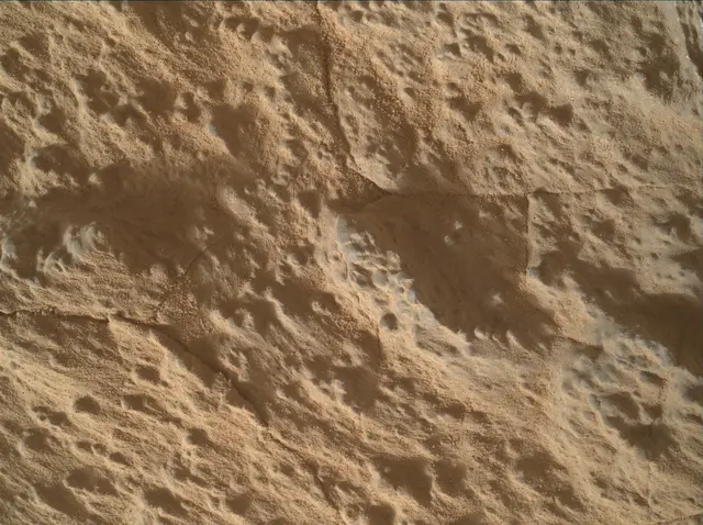 Sol 3938: Mars Hand Lens Imager (MAHLI)