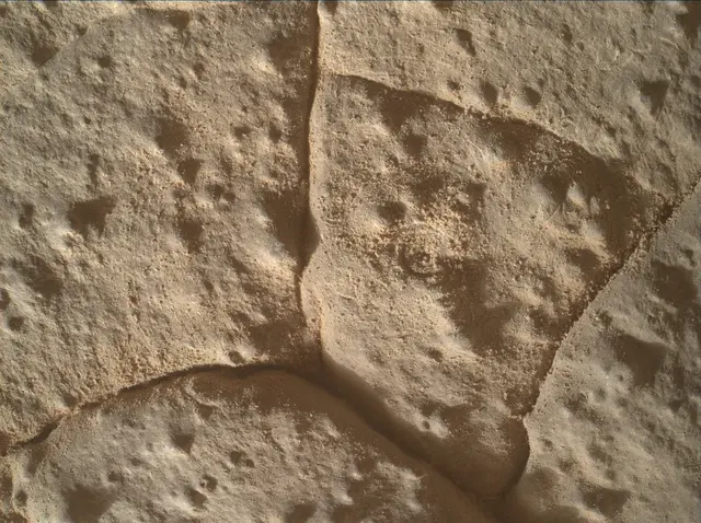Sol 3938: Mars Hand Lens Imager (MAHLI)