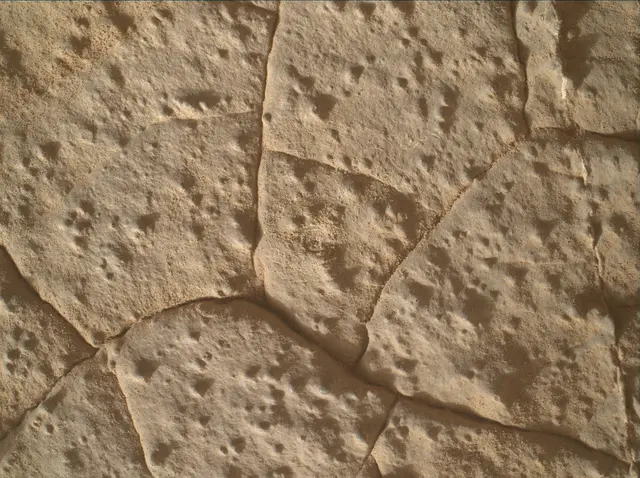 Sol 3938: Mars Hand Lens Imager (MAHLI)