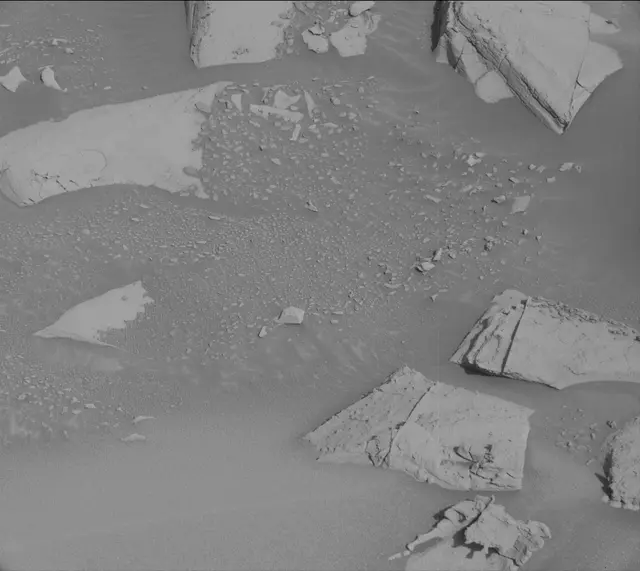 Sol 3940: Mast Camera (Mastcam)