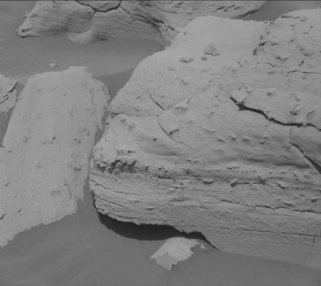 Sol 3940: Mast Camera (Mastcam)
