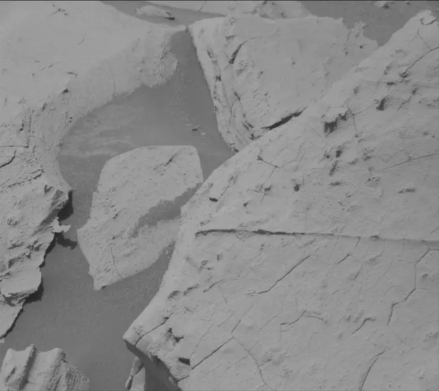 Sol 3940: Mast Camera (Mastcam)