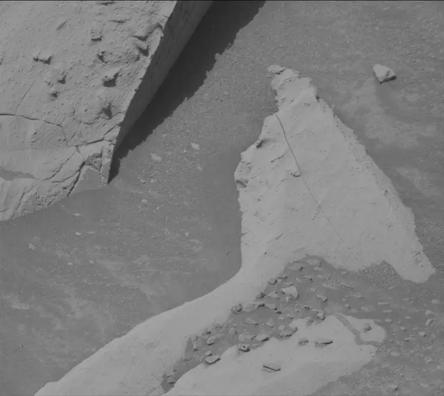 Sol 3940: Mast Camera (Mastcam)