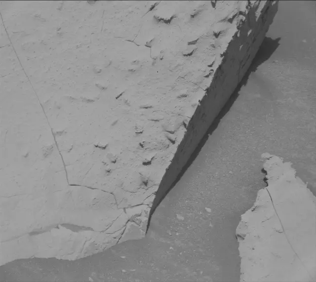 Sol 3940: Mast Camera (Mastcam)