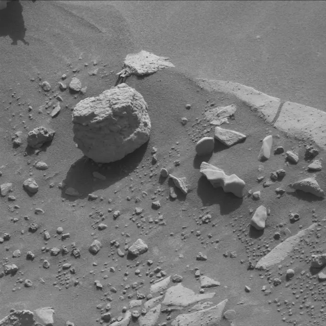 Sol 3940: Mast Camera (Mastcam)
