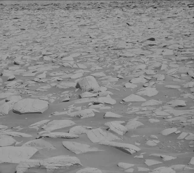 Sol 3941: Mast Camera (Mastcam)