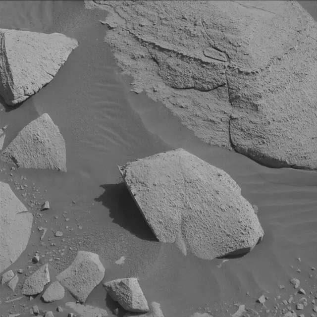 Sol 3941: Mast Camera (Mastcam)
