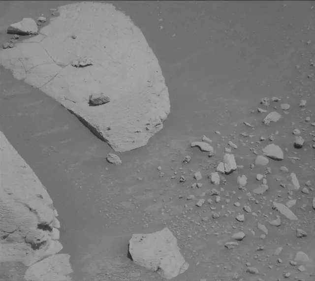 Sol 3941: Mast Camera (Mastcam)