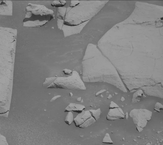 Sol 3941: Mast Camera (Mastcam)
