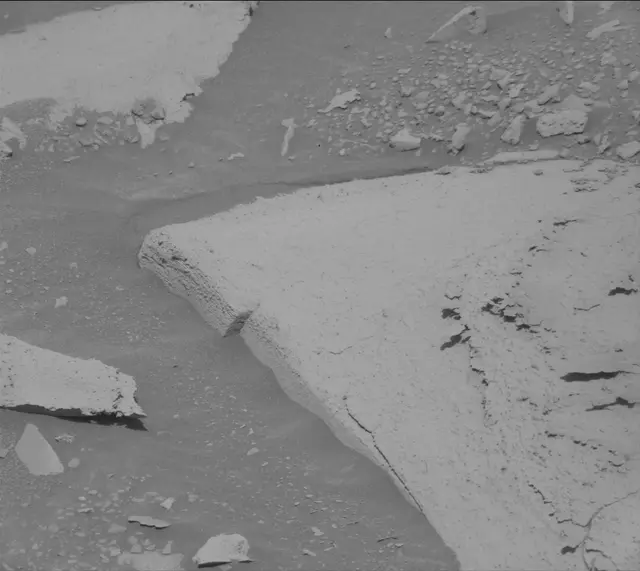 Sol 3941: Mast Camera (Mastcam)