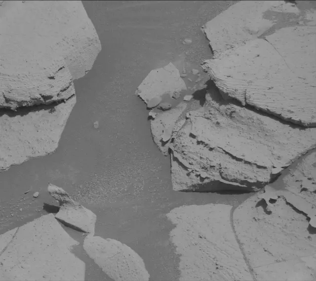 Sol 3941: Mast Camera (Mastcam)