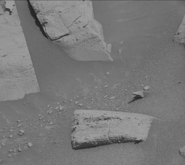 Sol 3941: Mast Camera (Mastcam)