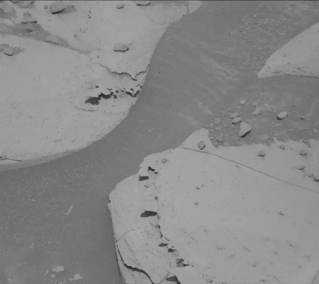 Sol 3941: Mast Camera (Mastcam)