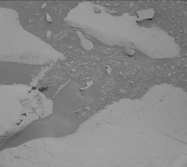 Sol 3941: Mast Camera (Mastcam)