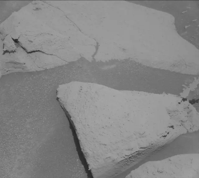 Sol 3941: Mast Camera (Mastcam)